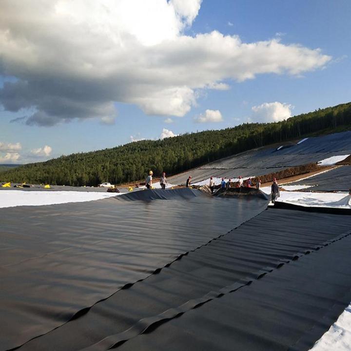 HDPE Geomembrane Installation Pond Liner.jpg